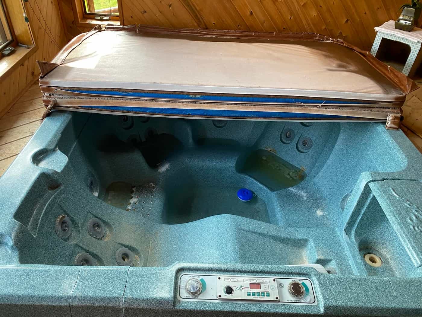 light demolition hot tub Truck N Junk